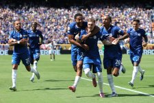 Chelsea_players_celebrate_CWC.jpg Chelsea_players_celebrate_CWC.jpg