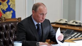putin-desk.jpg