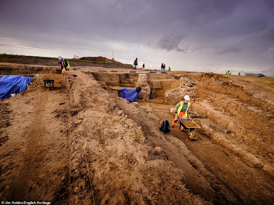Archaeologists believe the town was inhabited by civilians until the end of Roman rule at the turn of the 4th/5th century