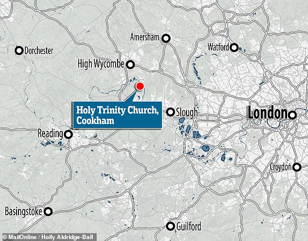 The long-sought 8th century buildings were located adjacent to the Holy Trinity Church in Cookham, Berkshire, by archaeologists from the University of Reading