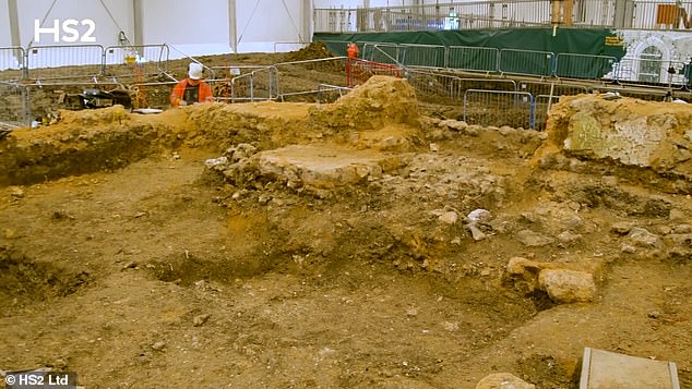 The church originally being excavated had been renovated in the 13th, 14th and 17th centuries, and played a central role in the community