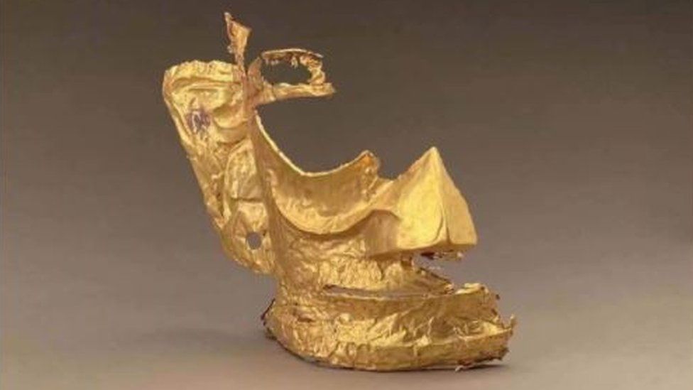 Ancient Chinese gold mask