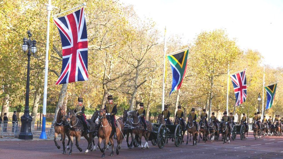 The King's Troop Royal Horse Artillery head towards Green Park to give the royal salute for Mr Ramaphosa's visit